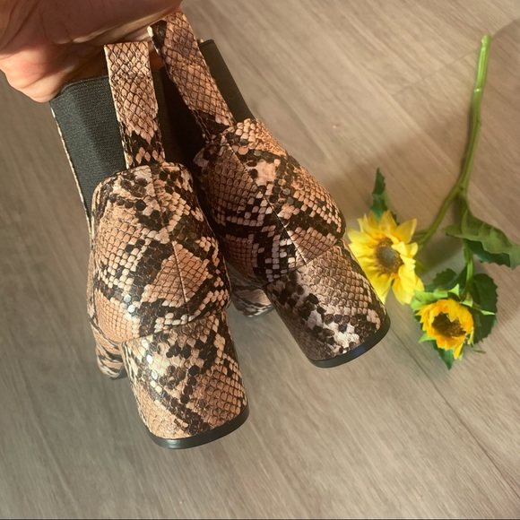 Lulu’s Chase Light Tan Snake Pointed Toe Ankle Booties - Picture 4 of 7